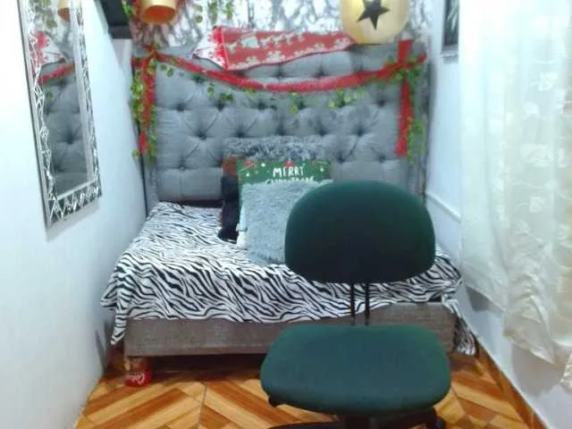 Live sex webcam photo for alec-thobias #277095032