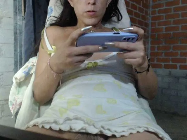 Live sex webcam photo for aleera-star #277336561