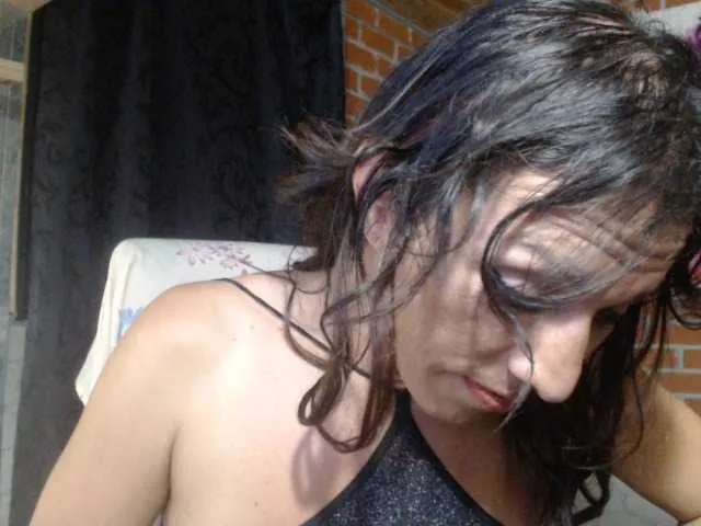 Live sex webcam photo for aleera-star #277362470