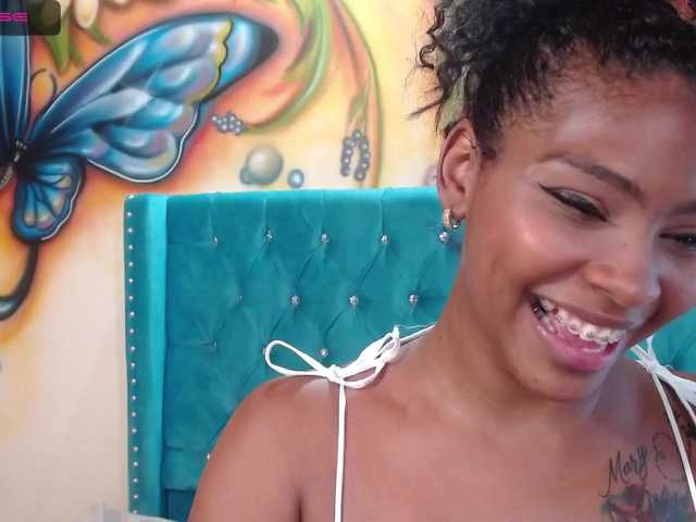 Live sex webcam photo for aleja-sexy #271777587