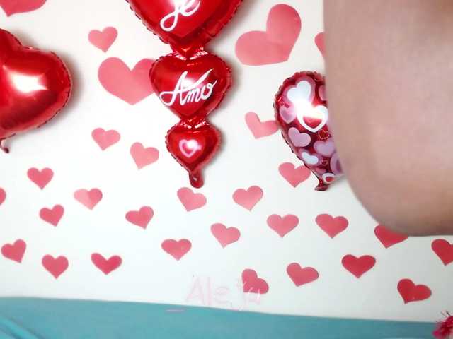 Live sex webcam photo for aleja-sexy #272380452