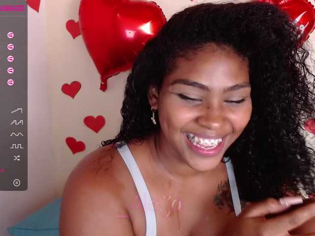 Live sex webcam photo for aleja-sexy #272483819