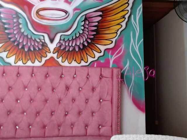 Live sex webcam photo for aleja-sexy #273618507