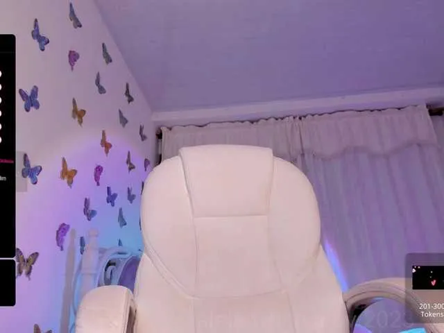 Live sex webcam photo for aleja-white #276741928