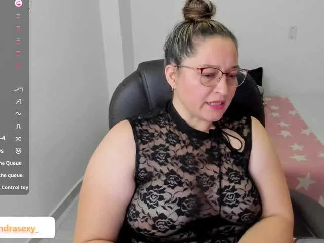 Live sex webcam photo for alejandramilf #292789132