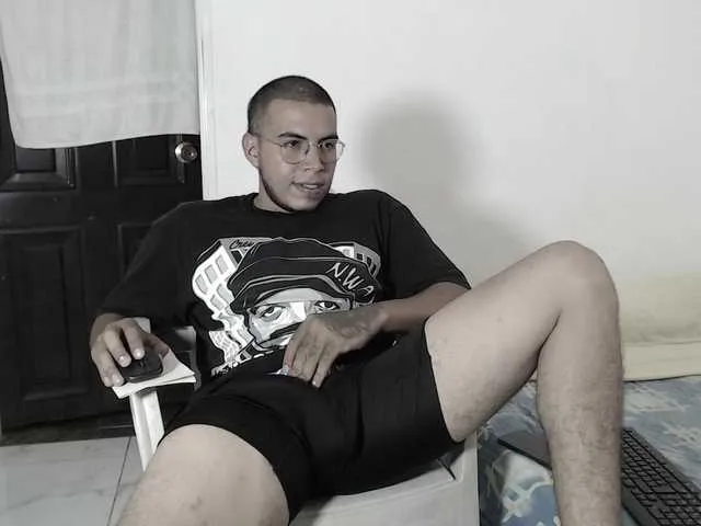 Live sex webcam photo for alejandrocock #277746861