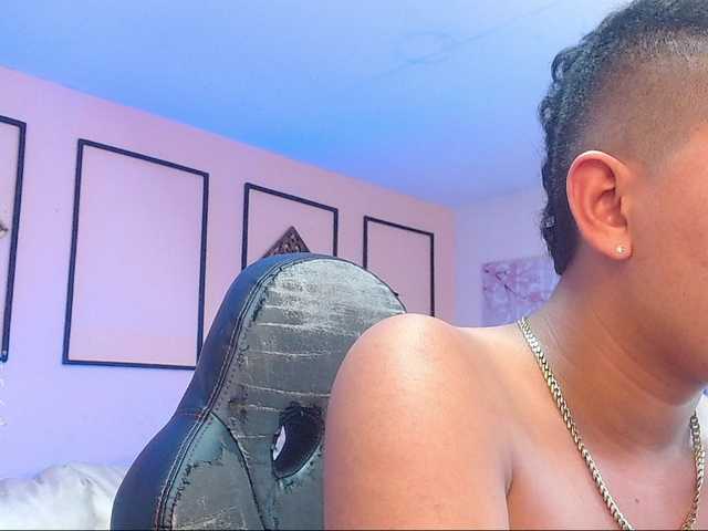 Live sex webcam photo for alejo-miller #276313229