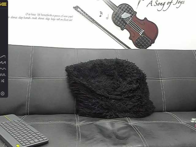 Live sex webcam photo for alejo726 #274132051