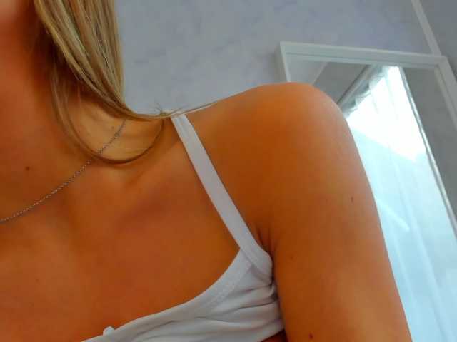 Live sex webcam photo for alessahottie #272752368