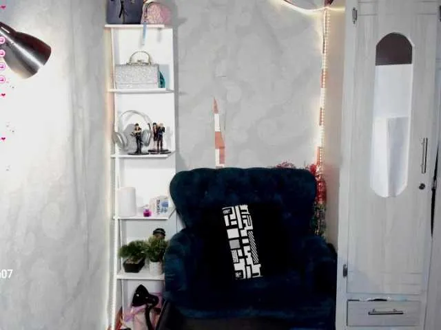 Live sex webcam photo for alessia20 #277599956