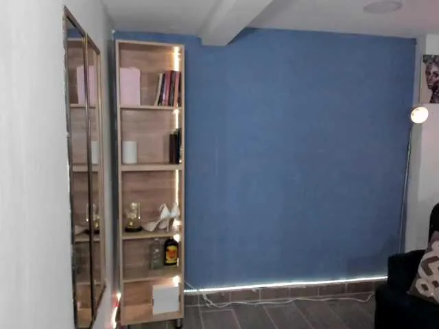 Live sex webcam photo for alessia20 #292357962