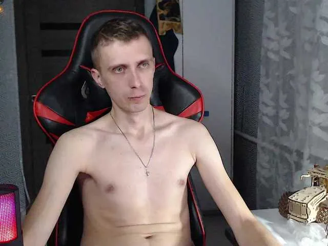 Live sex webcam photo for alex13hot1 #290237624