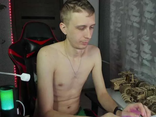 Live sex webcam photo for alex13hot1 #290482551