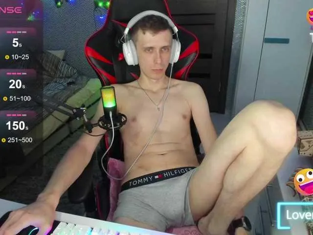 Live sex webcam photo for alex13hot1 #290515187