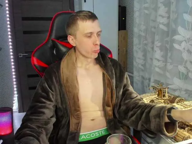 Live sex webcam photo for alex13hot1 #290829814
