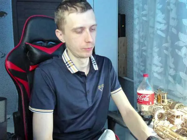 Live sex webcam photo for alex13hot1 #290848530