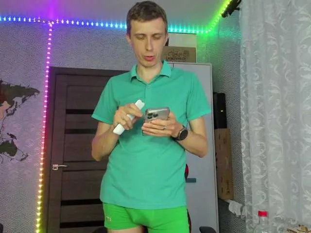 Live sex webcam photo for alex13hot1 #291333888