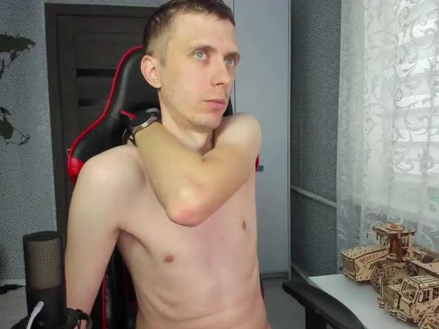 Live sex webcam photo for alex13hot1 #291441207