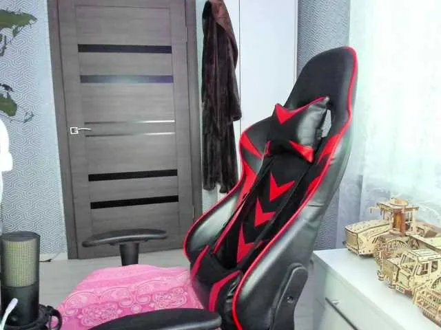 Live sex webcam photo for alex13hot1 #291461078