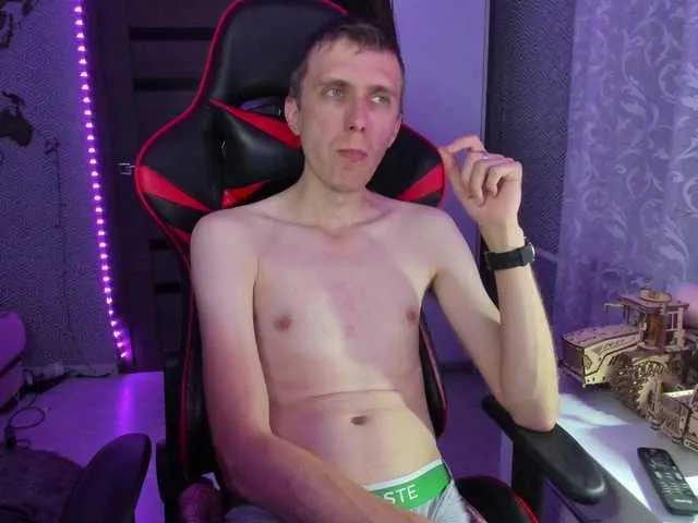 Live sex webcam photo for alex13hot1 #291846991