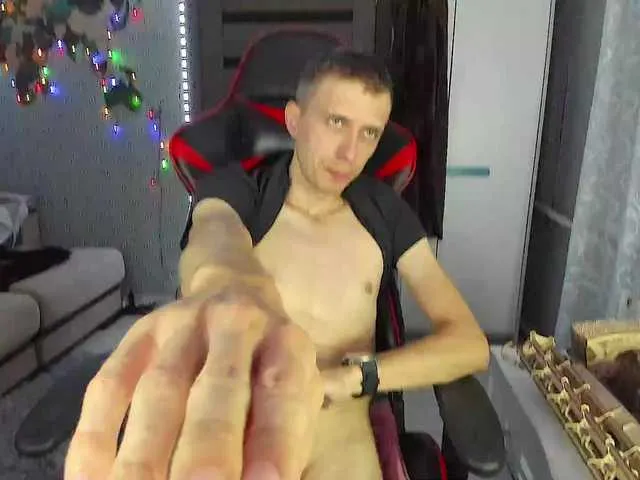 Live sex webcam photo for alex13hot1 #292130473