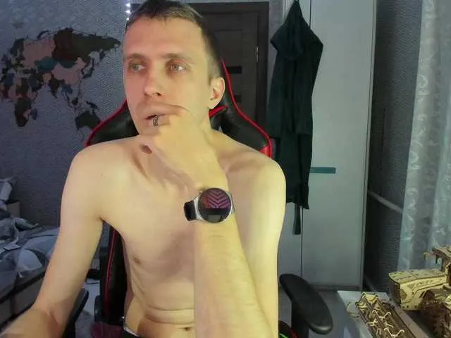 Live sex webcam photo for alex13hot1 #292449239