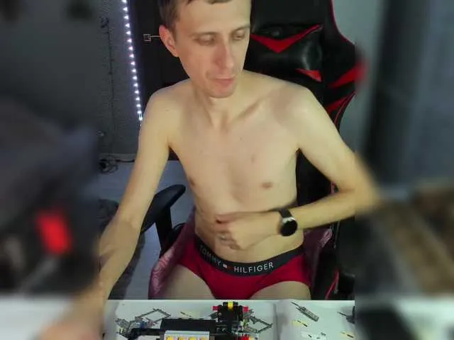 Live sex webcam photo for alex13hot1 #292533815