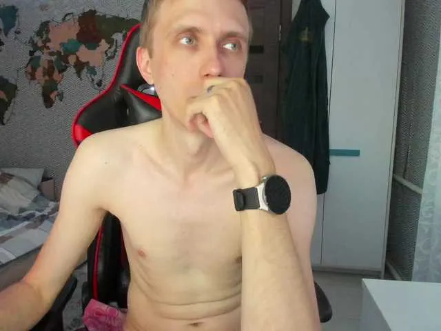 Live sex webcam photo for alex13hot1 #293686943