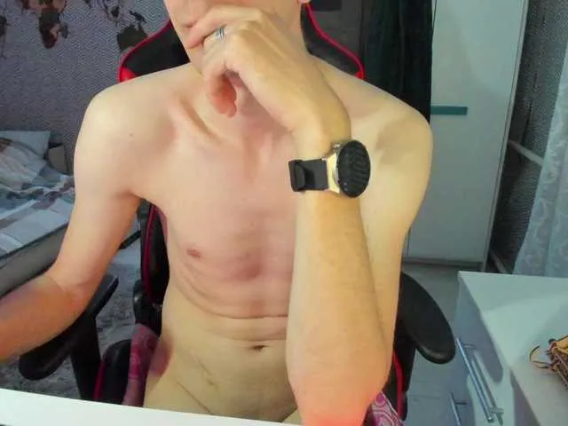 Live sex webcam photo for alex13hot1 #293692466
