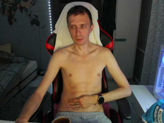 Live sex webcam photo for alex13hot1 #294178052