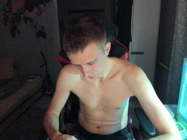 Live sex webcam photo for alex13hot1 #294238827