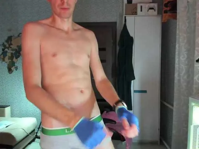 Live sex webcam photo for alex13hot1 #294259559