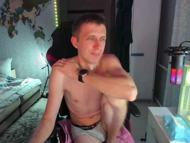 Live sex webcam photo for alex13hot1 #294299899