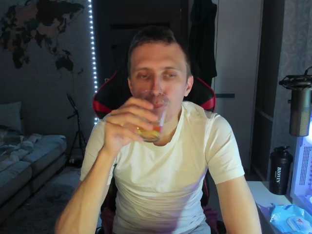 Live sex webcam photo for alex13hot1 #294304329