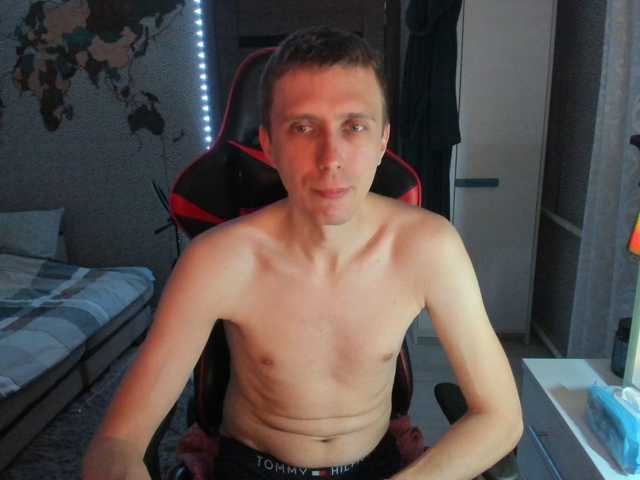 Live sex webcam photo for alex13hot1 #294338666
