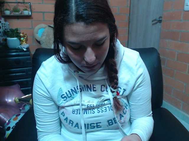 Live sex webcam photo for alexa-kiut #292051759