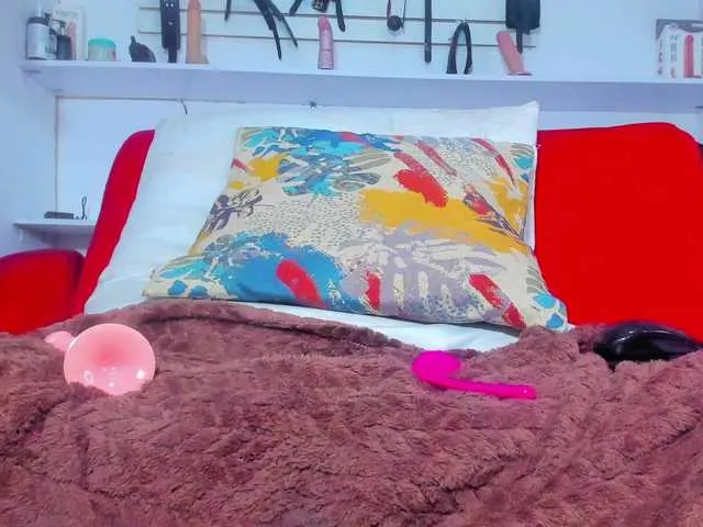 Live sex webcam photo for alexa-sexhot77 #290443081