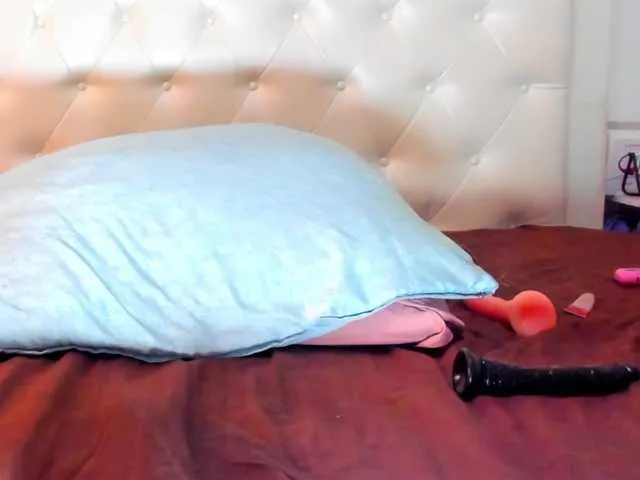 Live sex webcam photo for alexa-sexhot77 #290691719