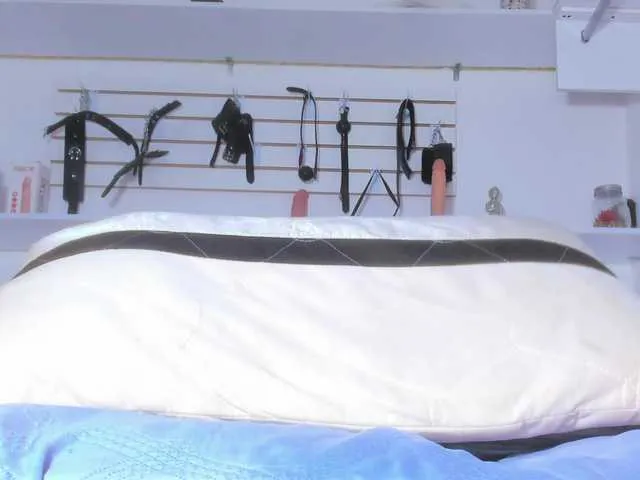 Live sex webcam photo for alexa-sexhot77 #290963783