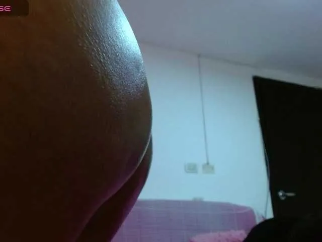 Live sex webcam photo for alexaasecret #293015722