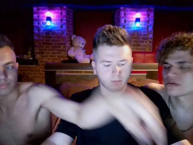 Live sex webcam photo for alexdima24 #275679978