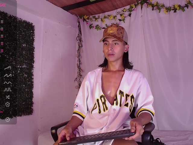 Live sex webcam photo for alexispg #277075279