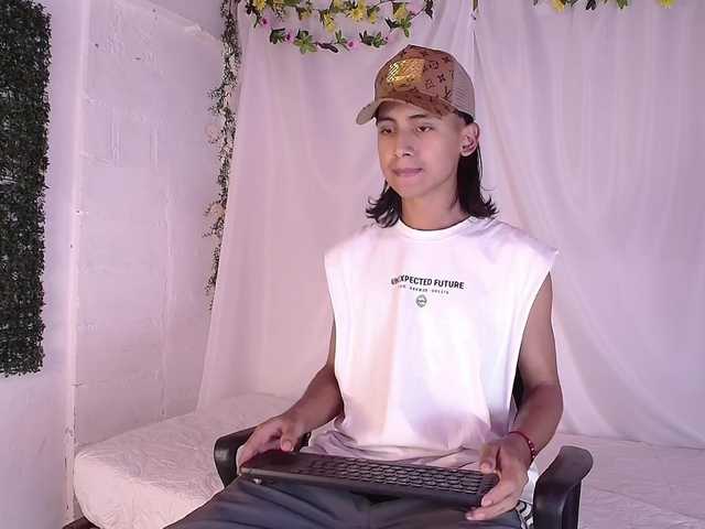 Live sex webcam photo for alexispg #277127887