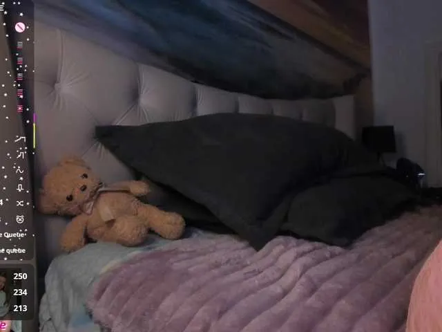 Live sex webcam photo for alexispixie #292457900