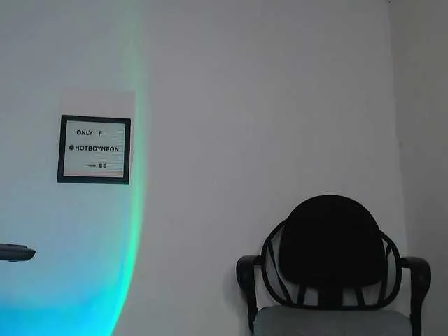 Live sex webcam photo for alexneon1 #290850123