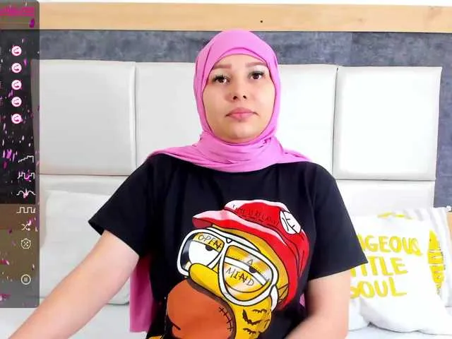 Live sex webcam photo for ali-yah #275476828