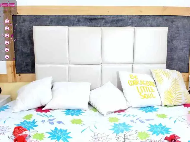 Live sex webcam photo for ali-yah #275654883