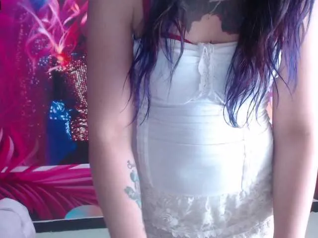 Live sex webcam photo for aliana-sexxx #272294175