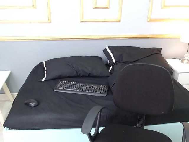 Live sex webcam photo for alice-cherry #273766912