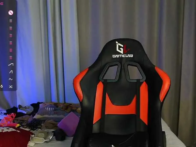 Live sex webcam photo for aliceTurner21 #290752680